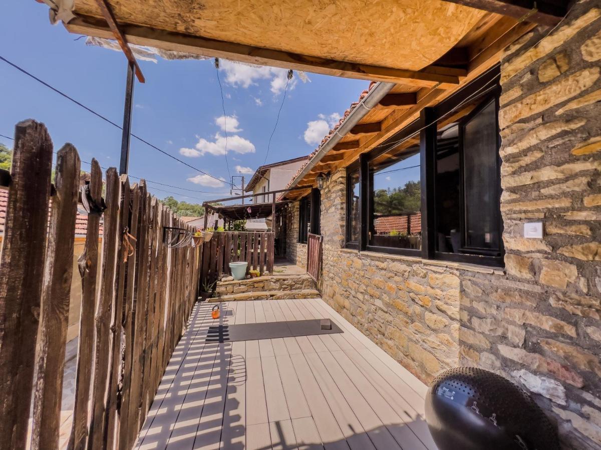 The Base- Balance Hub Hotel Veliko Tarnovo Buitenkant foto